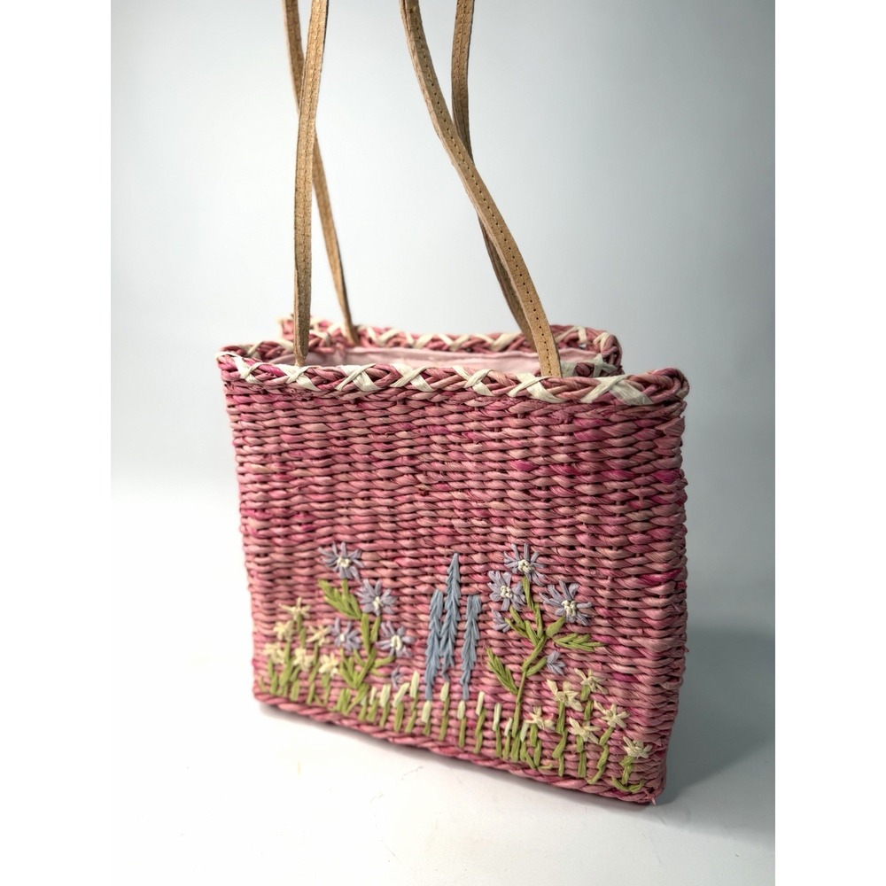Floral Shoulder Bag Embroidered Snap Beige Pink Lined Pockets Straw Purse